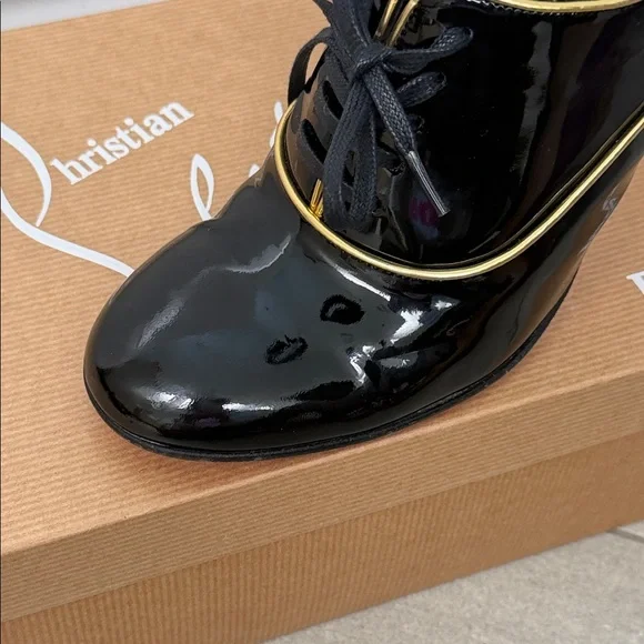 Christian Louboutin Black and Gold Patent Heels - Picture 3 of 12